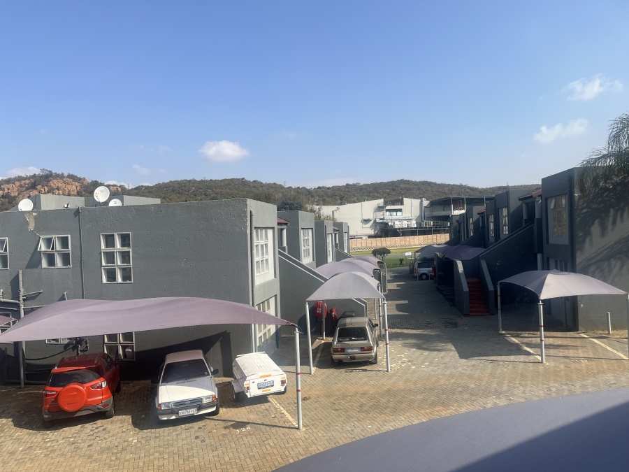 2 Bedroom Property for Sale in Mulbarton Gauteng