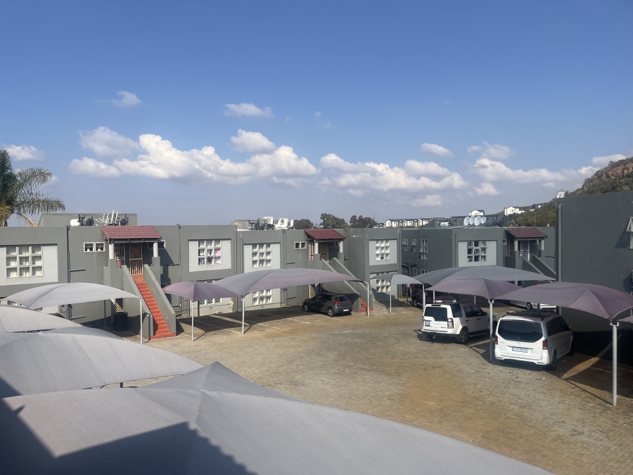 2 Bedroom Property for Sale in Mulbarton Gauteng