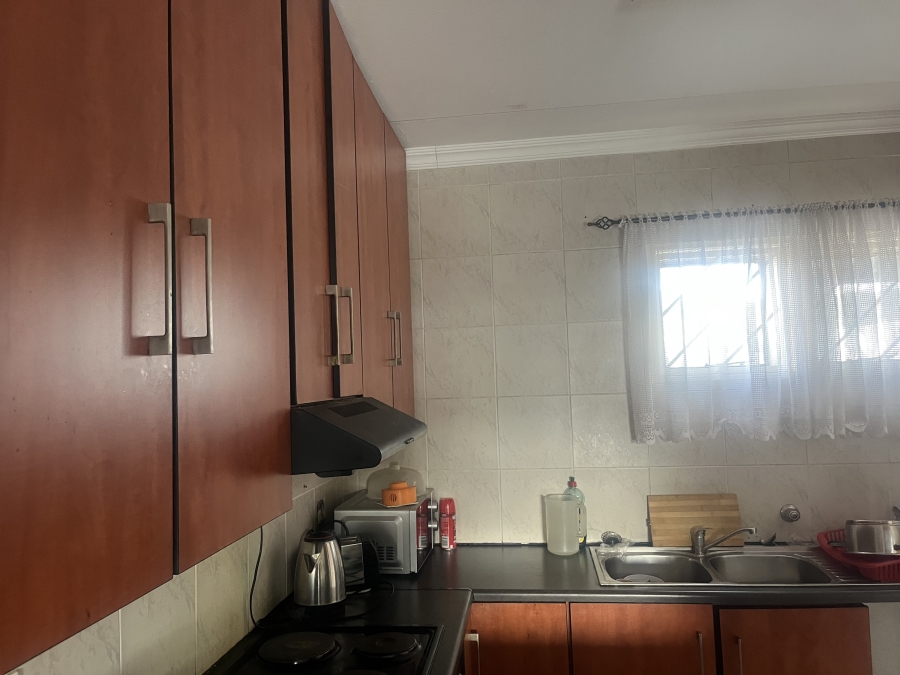 2 Bedroom Property for Sale in Mulbarton Gauteng