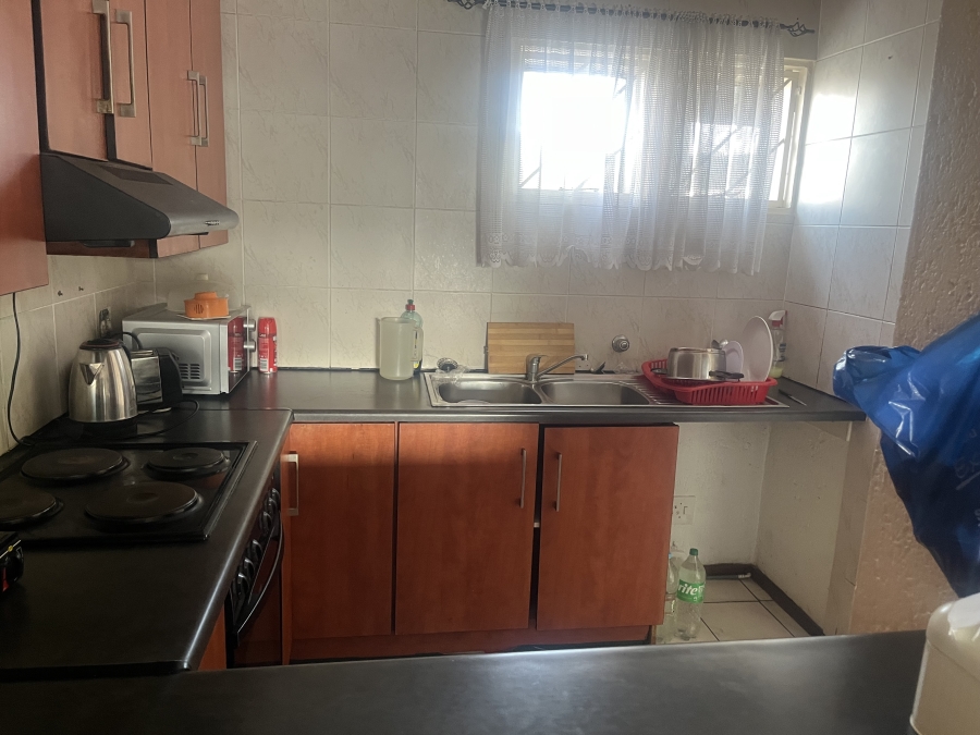 2 Bedroom Property for Sale in Mulbarton Gauteng