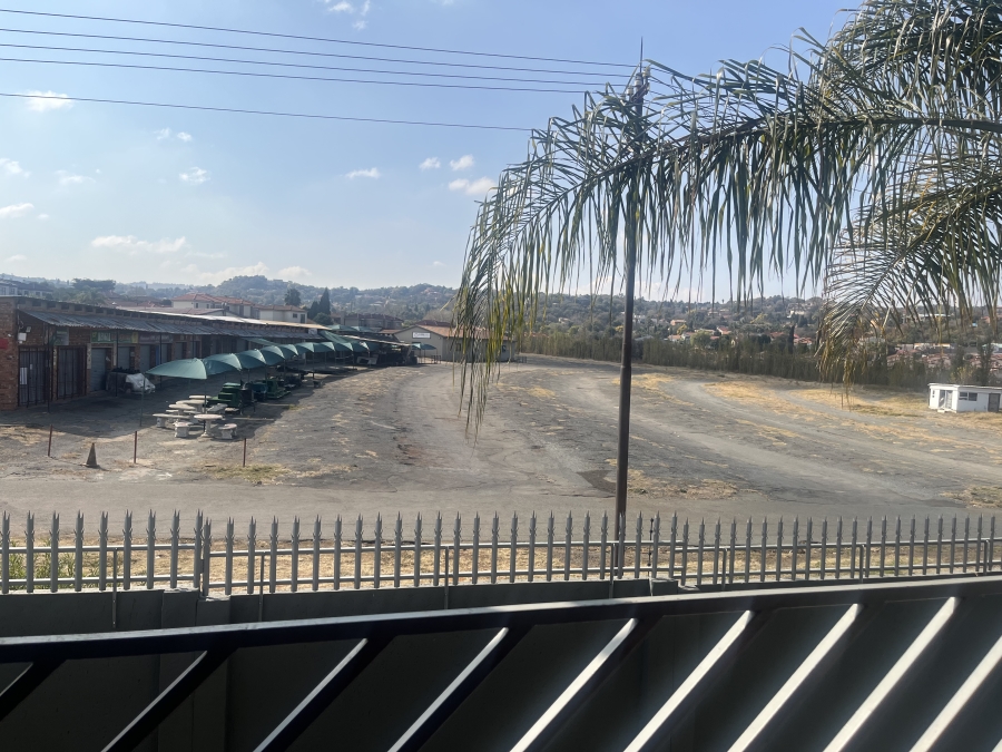 2 Bedroom Property for Sale in Mulbarton Gauteng