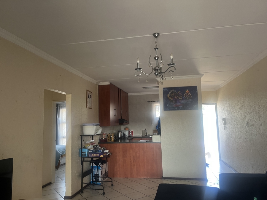 2 Bedroom Property for Sale in Mulbarton Gauteng