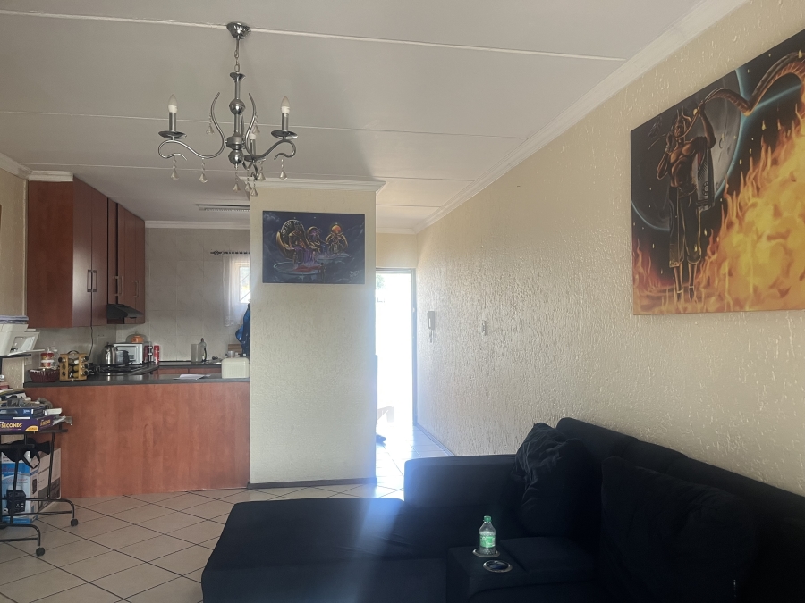 2 Bedroom Property for Sale in Mulbarton Gauteng