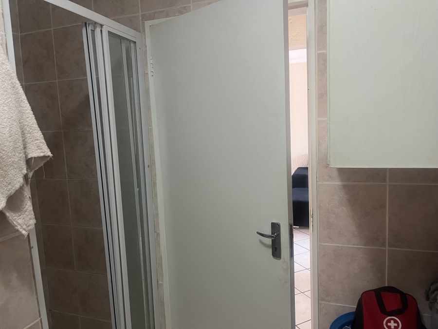 2 Bedroom Property for Sale in Mulbarton Gauteng