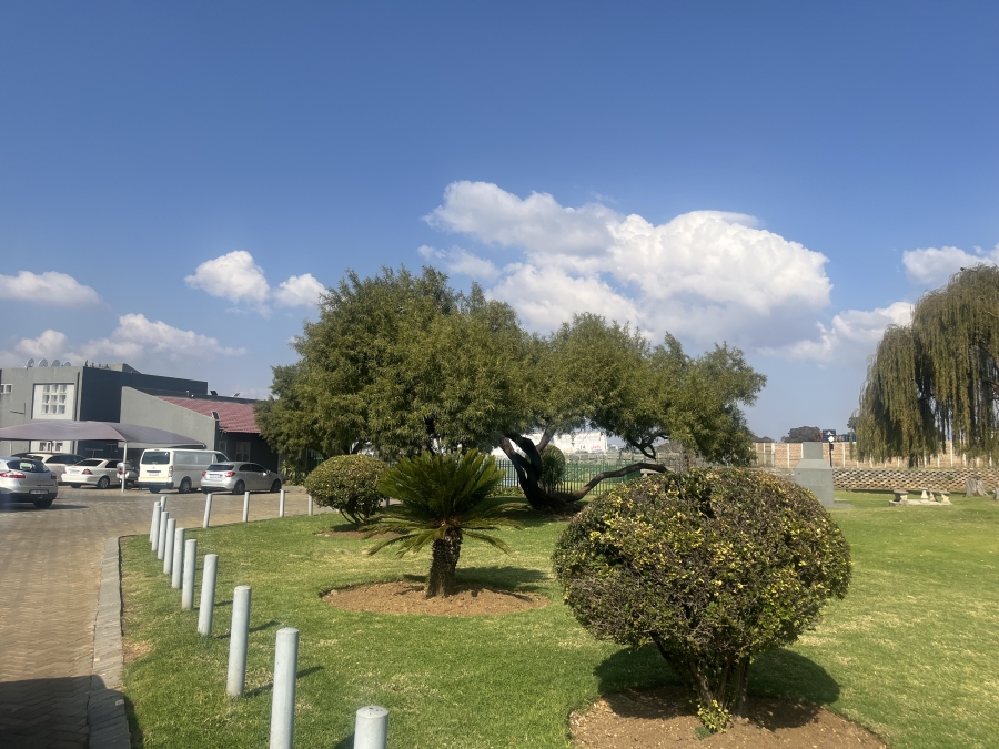 2 Bedroom Property for Sale in Mulbarton Gauteng