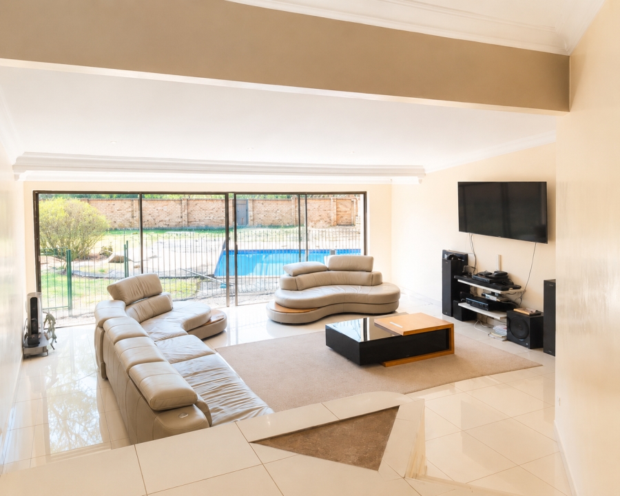 3 Bedroom Property for Sale in Buccleuch Gauteng