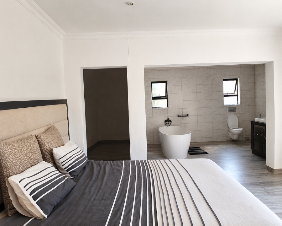 3 Bedroom Property for Sale in Buccleuch Gauteng