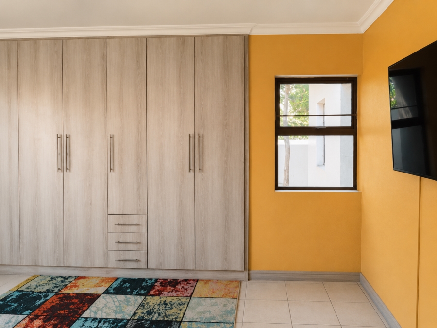3 Bedroom Property for Sale in Buccleuch Gauteng