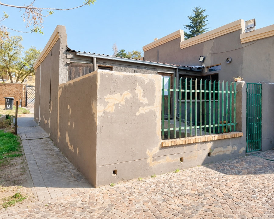 3 Bedroom Property for Sale in Buccleuch Gauteng
