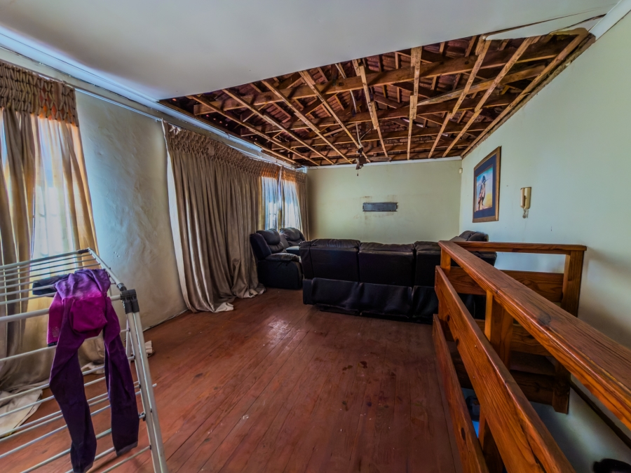 5 Bedroom Property for Sale in Garsfontein Gauteng