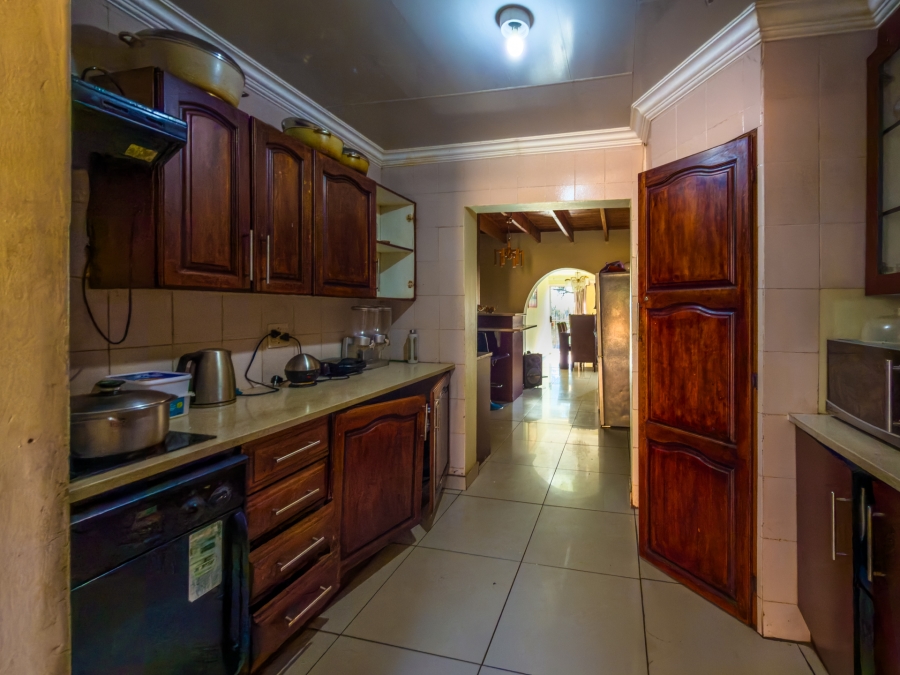 5 Bedroom Property for Sale in Garsfontein Gauteng