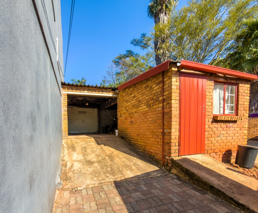 5 Bedroom Property for Sale in Garsfontein Gauteng