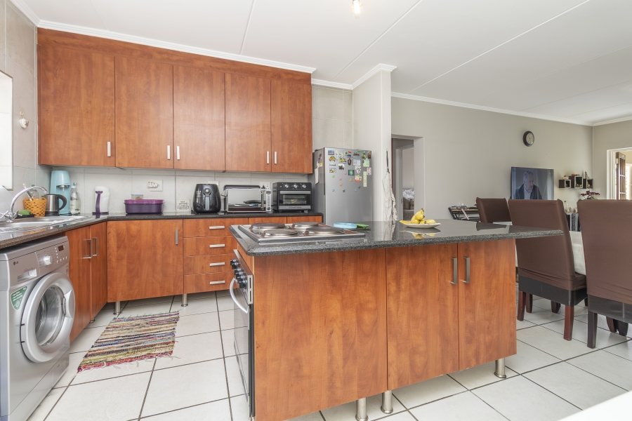 To Let 2 Bedroom Property for Rent in Sunninghill Gauteng