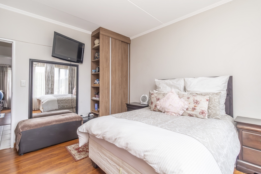 To Let 2 Bedroom Property for Rent in Sunninghill Gauteng