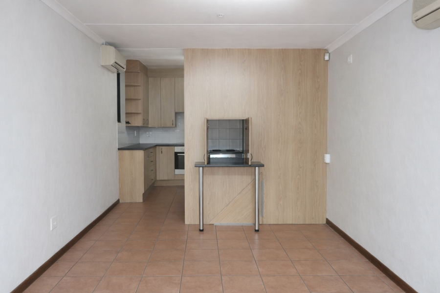 To Let 1 Bedroom Property for Rent in Florida North Gauteng