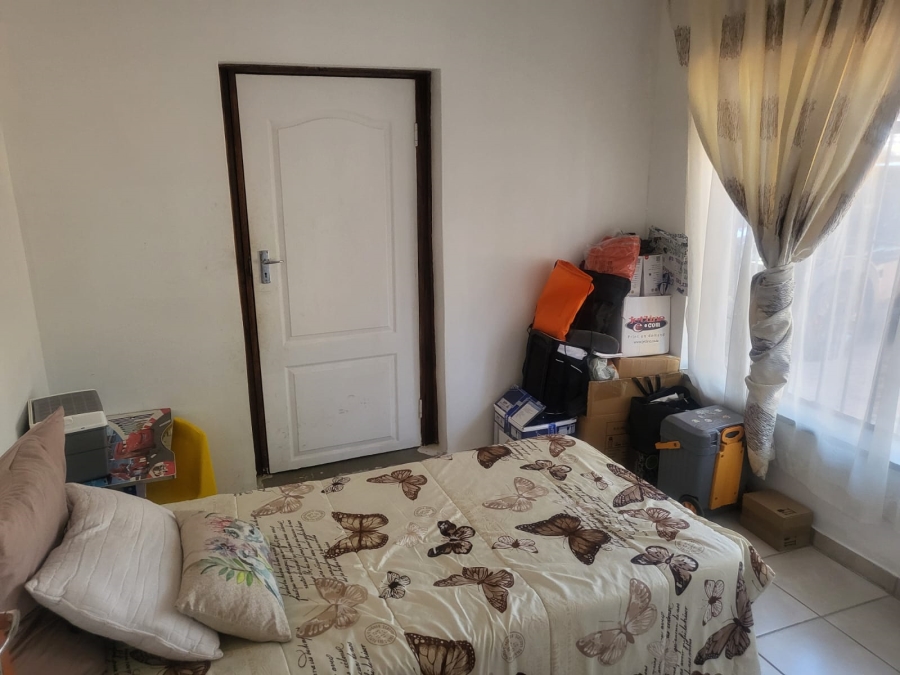 5 Bedroom Property for Sale in Mondeor Gauteng
