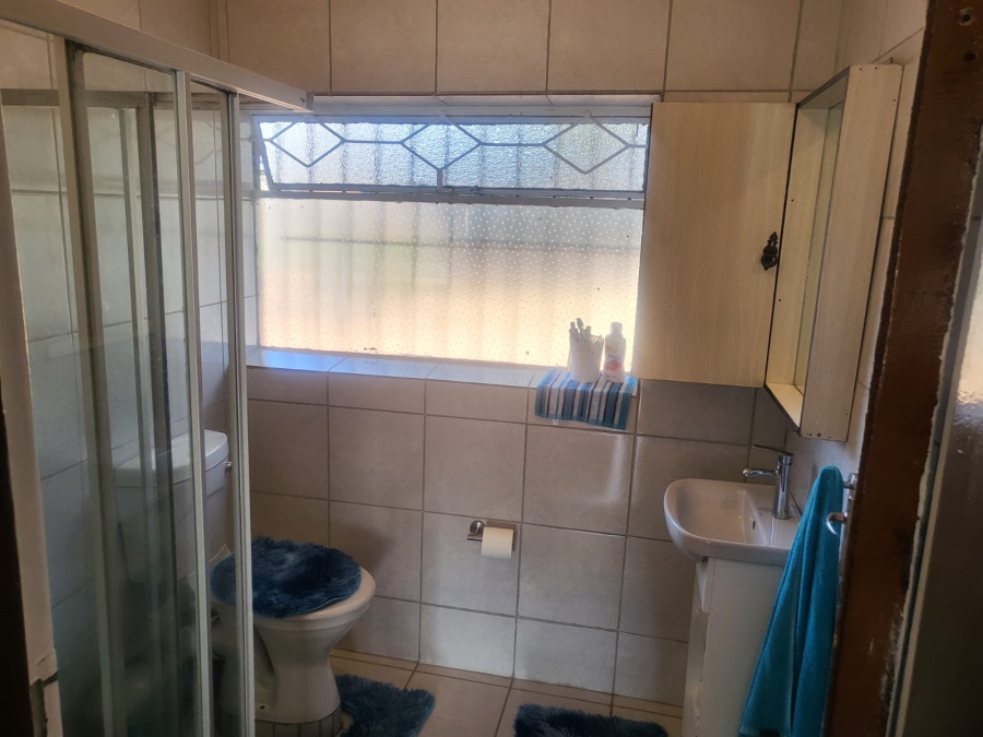 5 Bedroom Property for Sale in Mondeor Gauteng