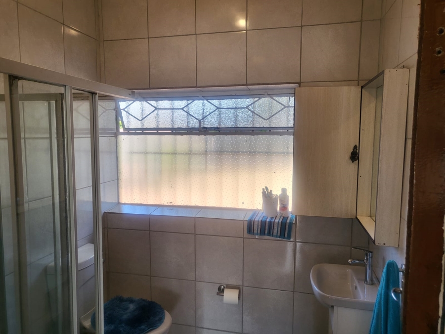 5 Bedroom Property for Sale in Mondeor Gauteng