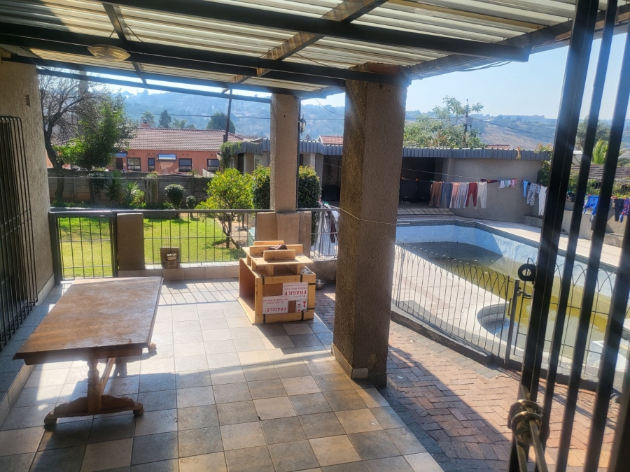 5 Bedroom Property for Sale in Mondeor Gauteng