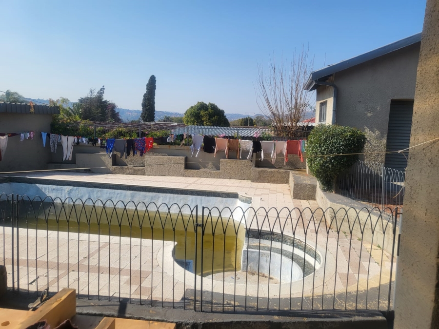 5 Bedroom Property for Sale in Mondeor Gauteng