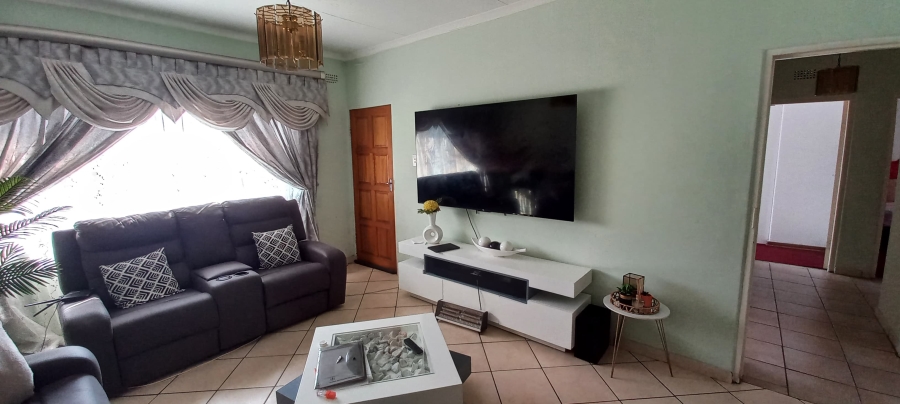 3 Bedroom Property for Sale in Vanderbijlpark Cw 6 Gauteng