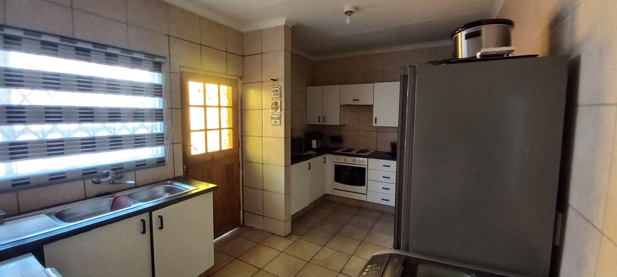 3 Bedroom Property for Sale in Vanderbijlpark Cw 6 Gauteng
