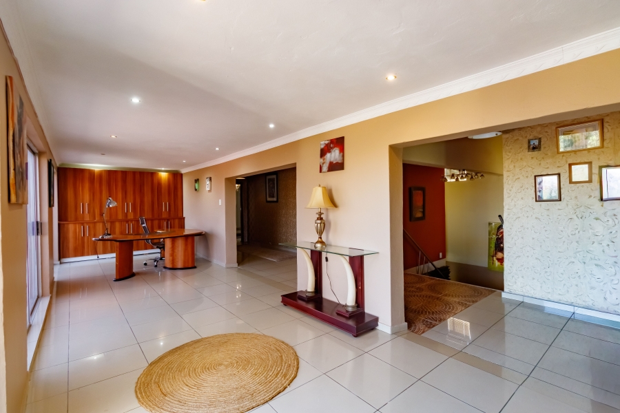 5 Bedroom Property for Sale in Randjesfontein A H Gauteng