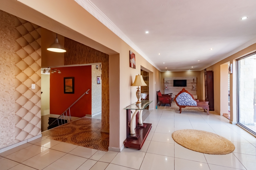 5 Bedroom Property for Sale in Randjesfontein A H Gauteng