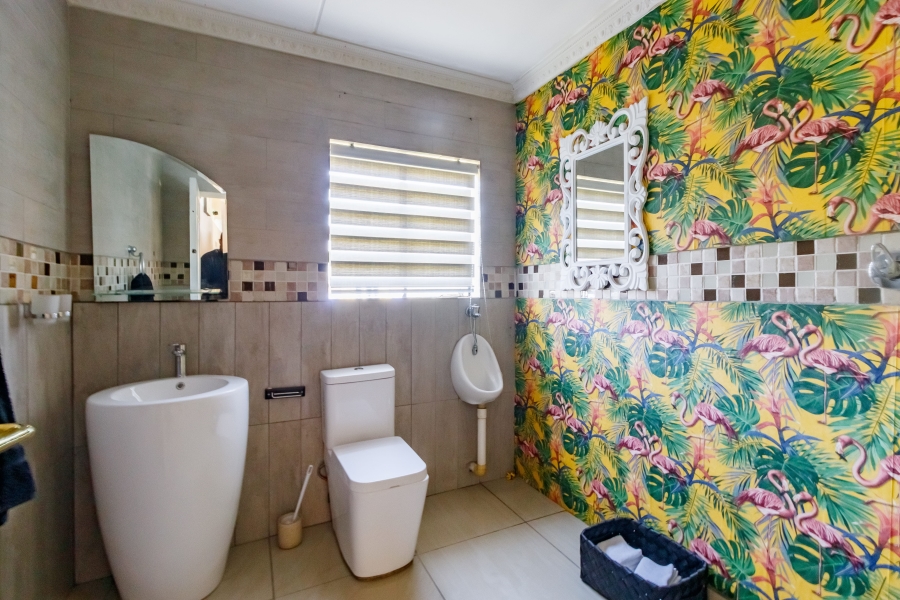 5 Bedroom Property for Sale in Randjesfontein A H Gauteng