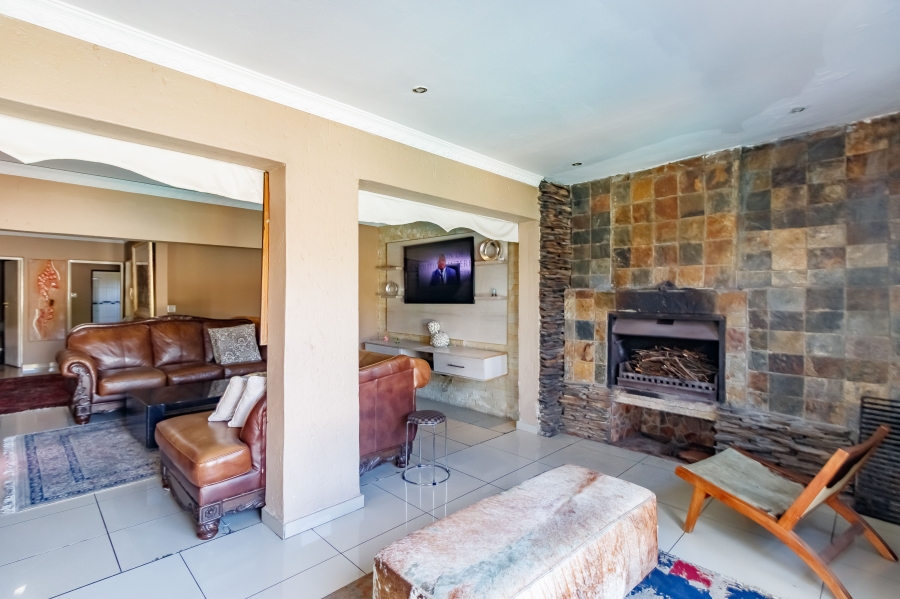 5 Bedroom Property for Sale in Randjesfontein A H Gauteng