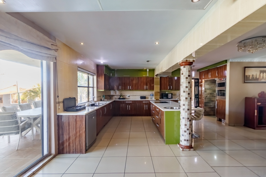 5 Bedroom Property for Sale in Randjesfontein A H Gauteng