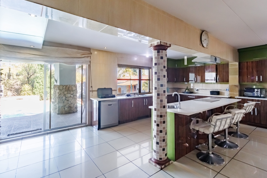 5 Bedroom Property for Sale in Randjesfontein A H Gauteng