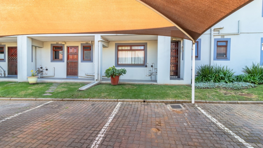 2 Bedroom Property for Sale in Verwoerdpark Gauteng