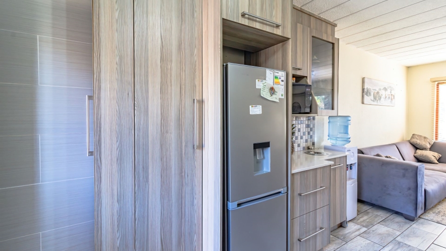 2 Bedroom Property for Sale in Verwoerdpark Gauteng