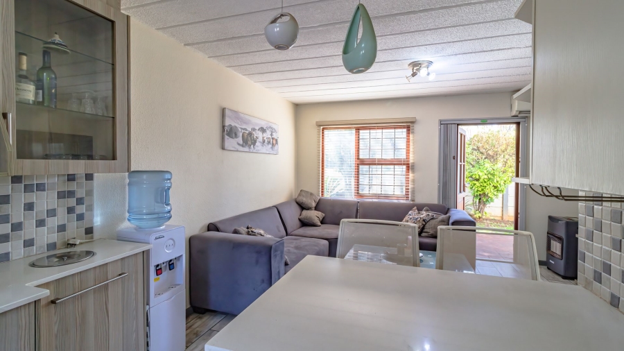 2 Bedroom Property for Sale in Verwoerdpark Gauteng