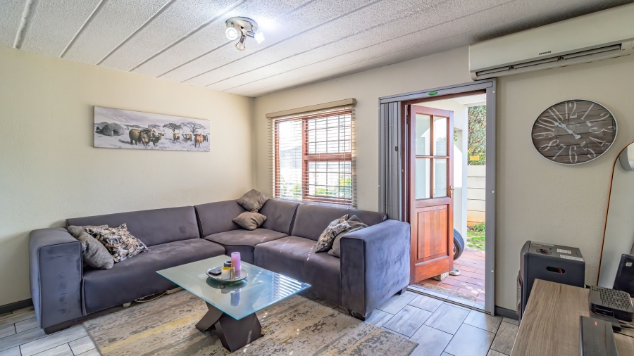 2 Bedroom Property for Sale in Verwoerdpark Gauteng