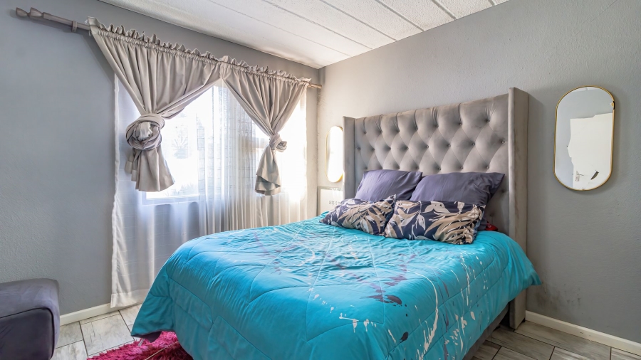 2 Bedroom Property for Sale in Verwoerdpark Gauteng