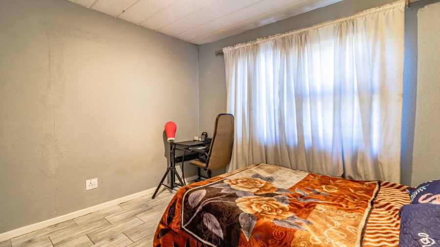 2 Bedroom Property for Sale in Verwoerdpark Gauteng