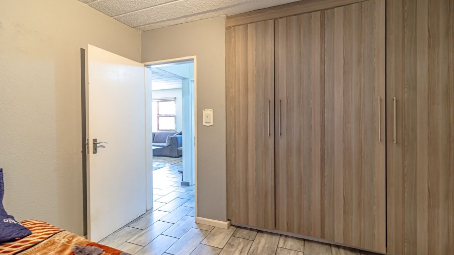 2 Bedroom Property for Sale in Verwoerdpark Gauteng