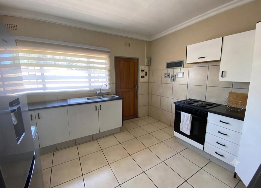 2 Bedroom Property for Sale in Vanderbijlpark CW 5 Gauteng