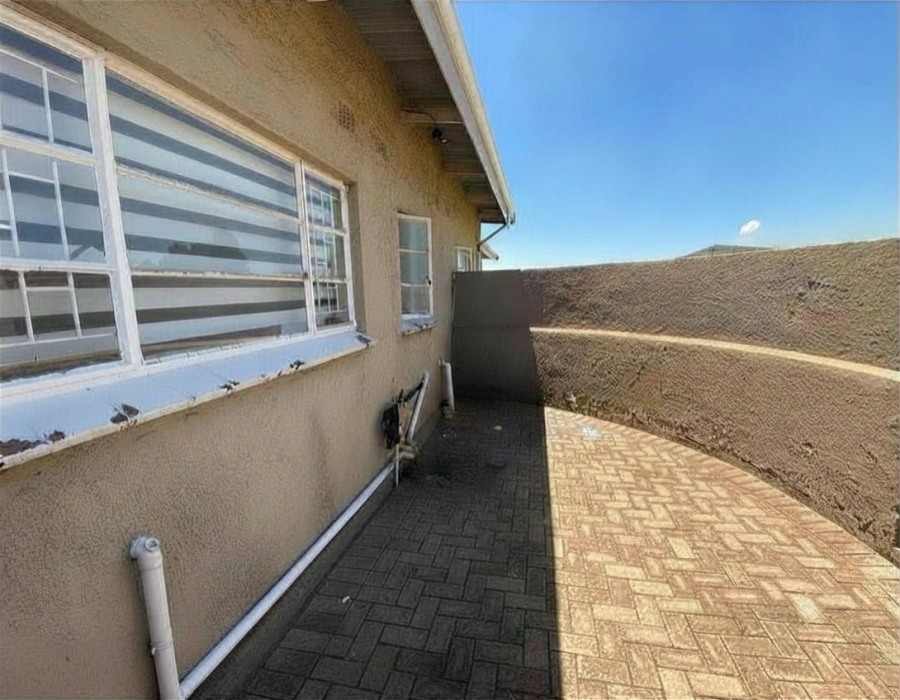 2 Bedroom Property for Sale in Vanderbijlpark CW 5 Gauteng
