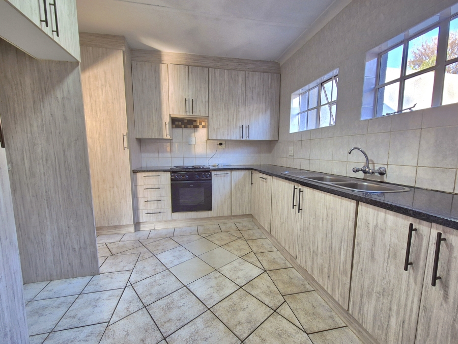 5 Bedroom Property for Sale in Dalpark Proper Gauteng