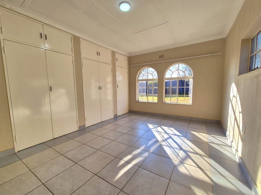 5 Bedroom Property for Sale in Dalpark Proper Gauteng