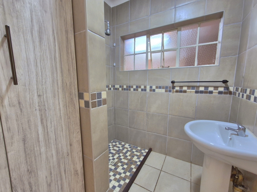 5 Bedroom Property for Sale in Dalpark Proper Gauteng