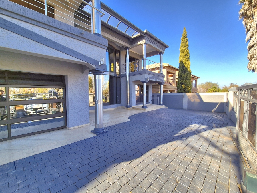 5 Bedroom Property for Sale in Helderwyk Gauteng