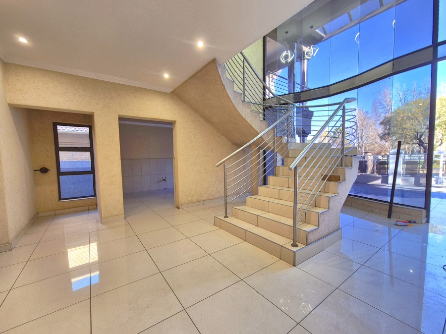 5 Bedroom Property for Sale in Helderwyk Gauteng