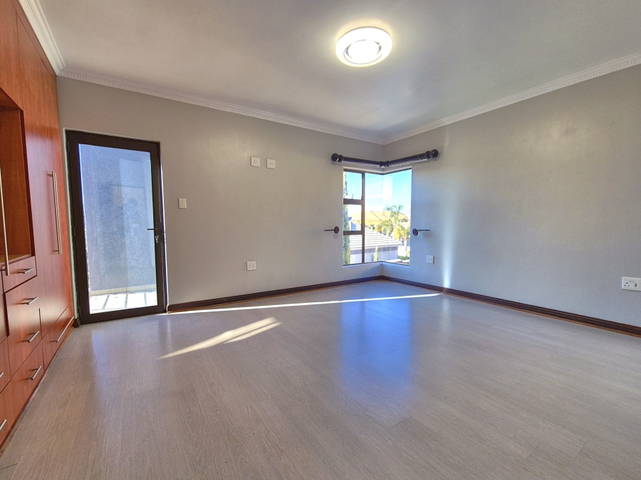 5 Bedroom Property for Sale in Helderwyk Gauteng