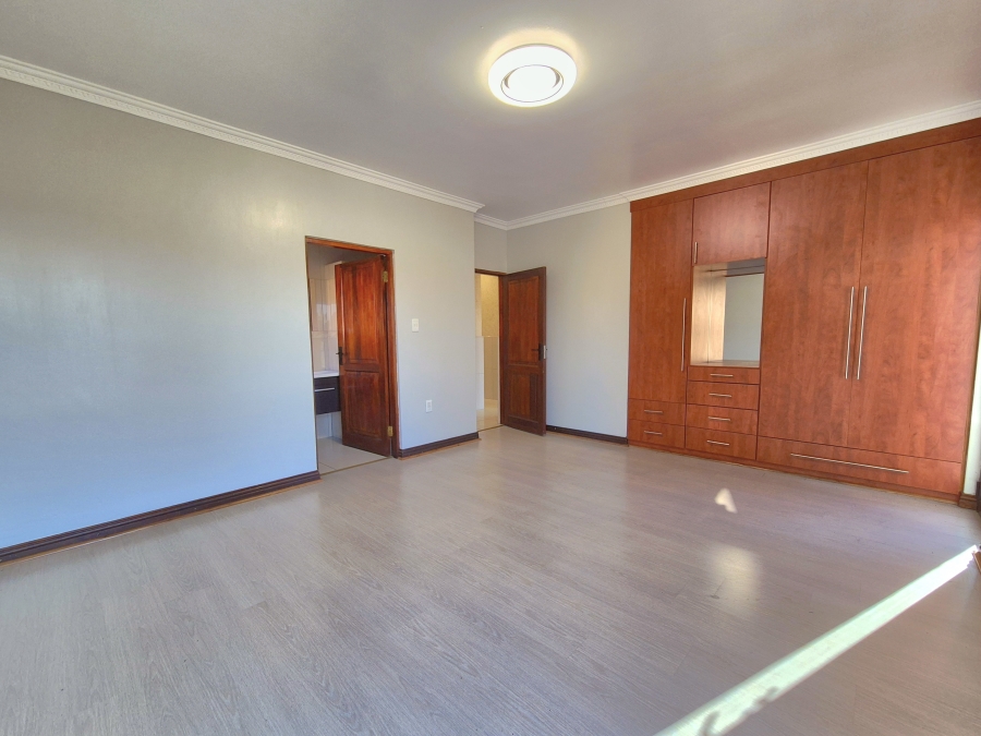 5 Bedroom Property for Sale in Helderwyk Gauteng
