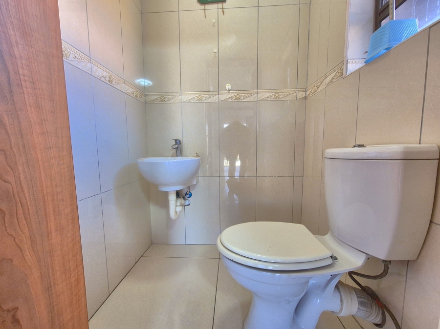 5 Bedroom Property for Sale in Helderwyk Gauteng