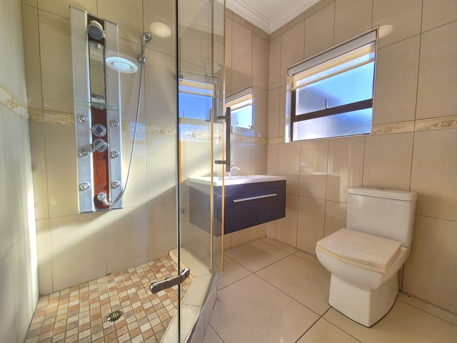 5 Bedroom Property for Sale in Helderwyk Gauteng